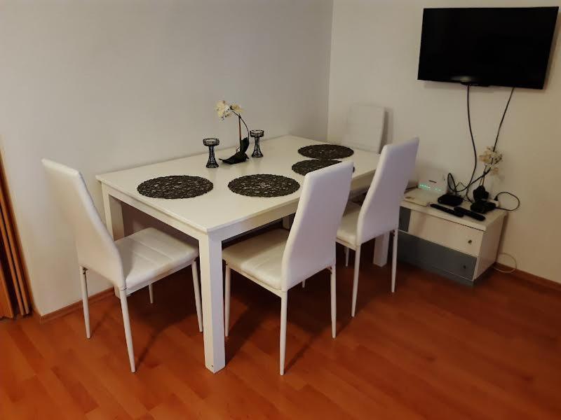 Apartmani Delas ปิเยชชานา อูวาลา ภายนอก รูปภาพ